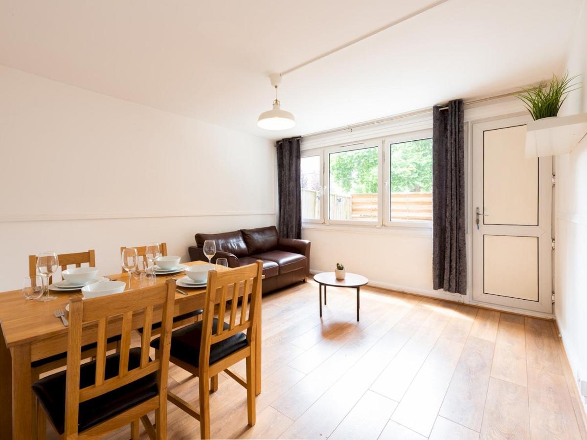 Sootheus - Cosy Surrey Quays Apartment 런던 외부 사진