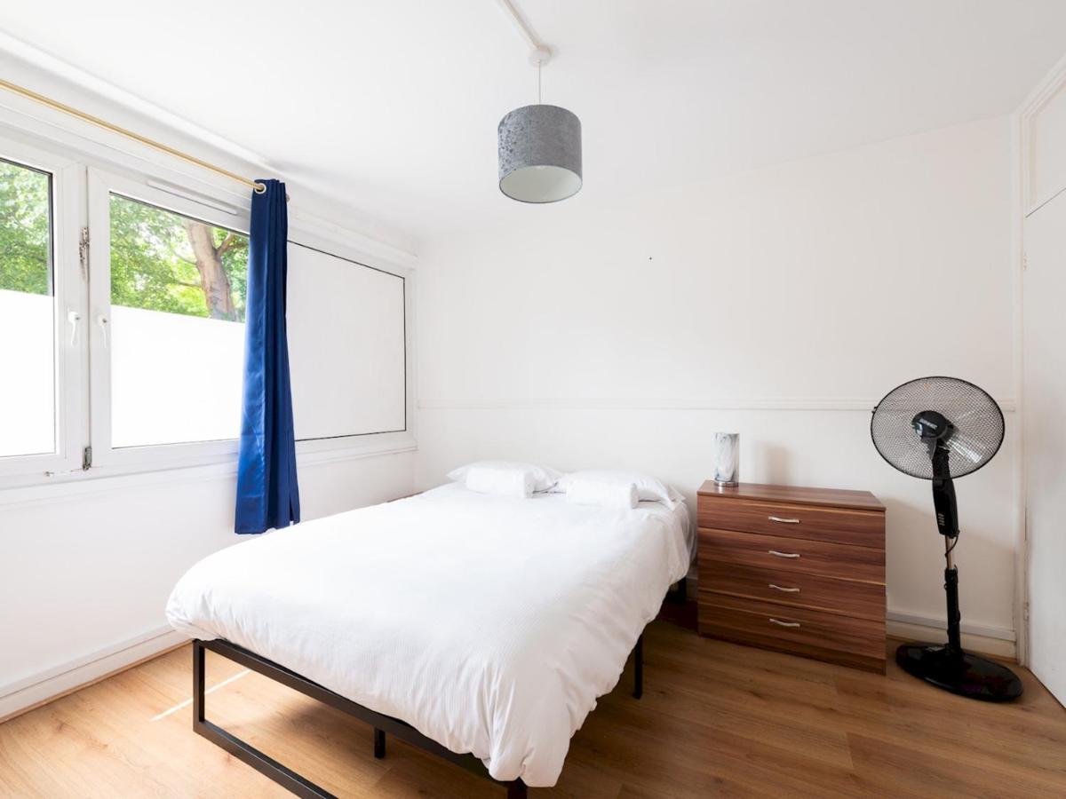 Sootheus - Cosy Surrey Quays Apartment 런던 외부 사진