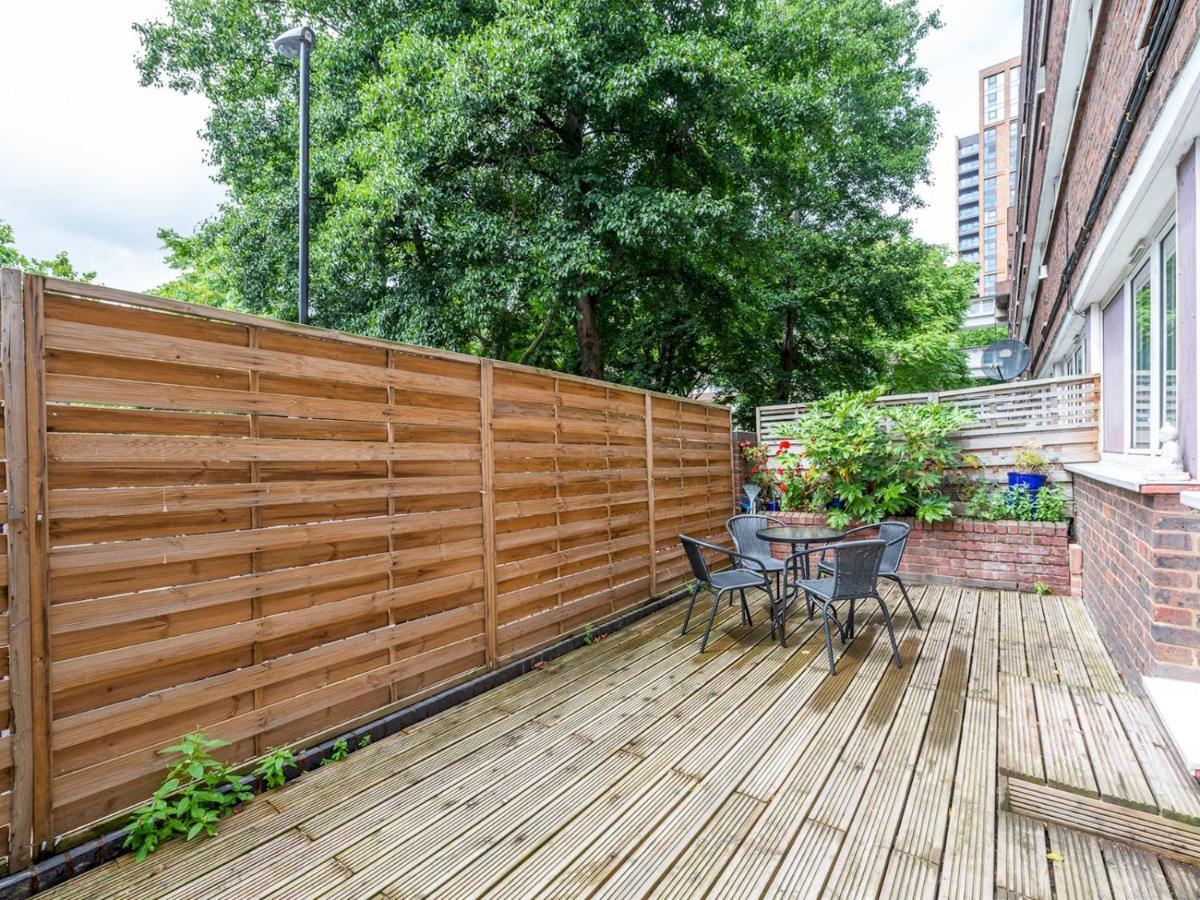 Sootheus - Cosy Surrey Quays Apartment 런던 외부 사진