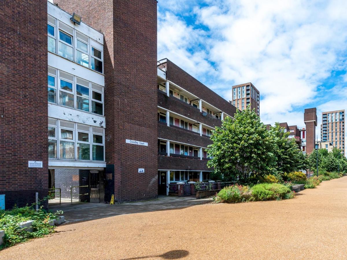 Sootheus - Cosy Surrey Quays Apartment 런던 외부 사진